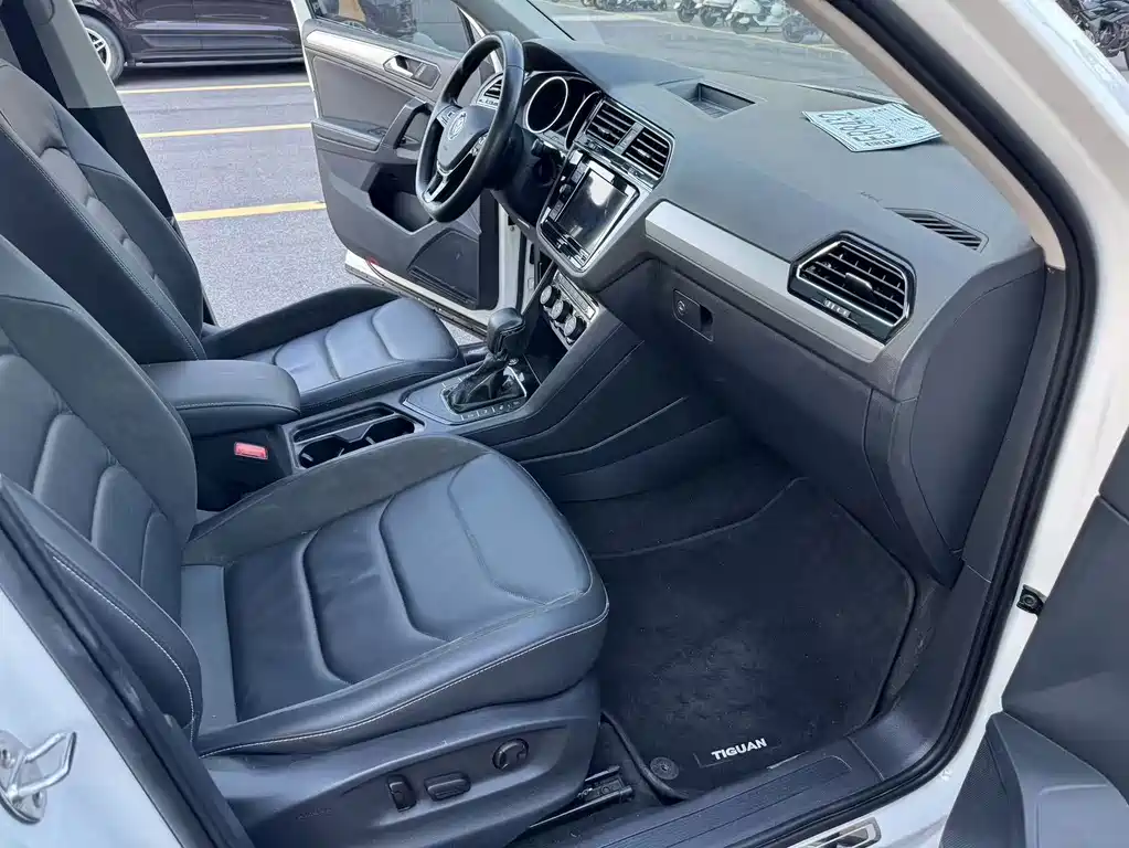 Tiguan L 2019 330TSI automatic two-wheel drive smart luxury version National VI купить на сайте DeffCars