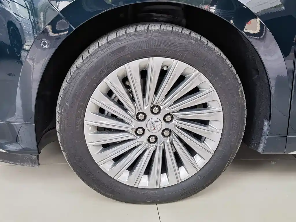 Century 2023 2.0T four-seater private version купить на сайте DeffCars