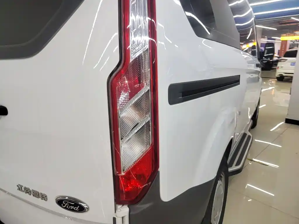 Transit 2019 2.0T Gasoline Automatic Multipurpose Commercial Vehicle Short Axle Low Top 6 Seater Country VI купить на сайте DeffCars