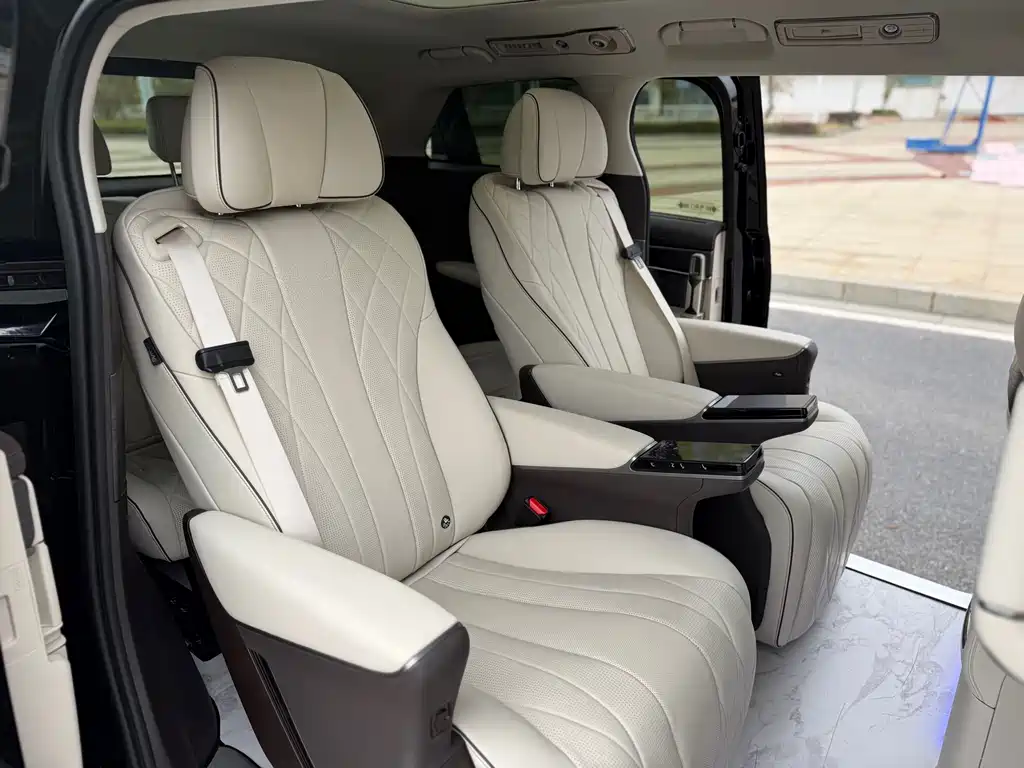 Denza D9 2024 DM-i 970 luxury model купить на сайте DeffCars