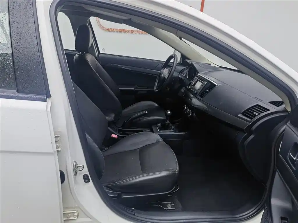 Yishen 2010 Zhishang Edition 1.8L Manual Luxury Type купить на сайте DeffCars