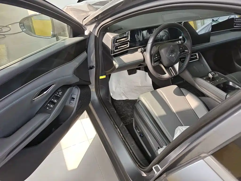 Qin L 2024 DM-i 120KM leading model купить на сайте DeffCars