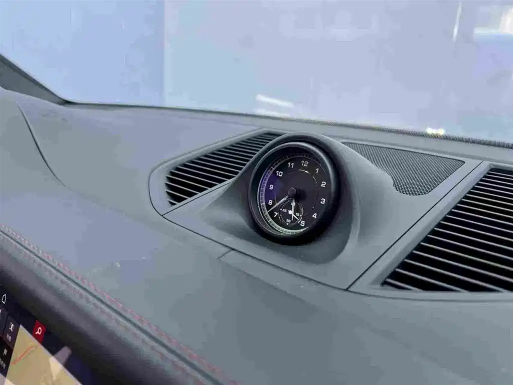 Macan 2023 Macan 2.0T купить на сайте DeffCars
