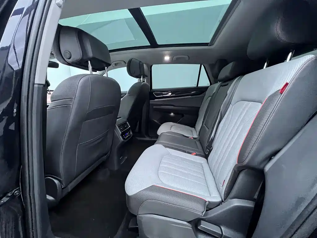 Touron 2023 Touron X facelift 380TSI four-wheel drive luxury version купить на сайте DeffCars