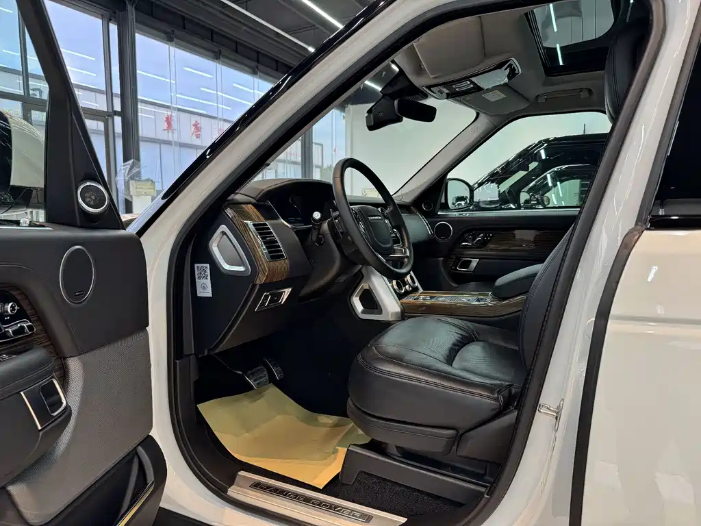 Range Rover 2018 3.0 SC V6 Vogue SE Genesis Extended Edition купить на сайте DeffCars