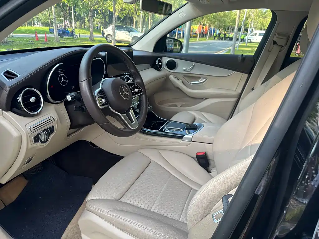 Mercedes-Benz GLC Coupe 2020 GLC 260 4MATIC Coupe SUV купить на сайте DeffCars