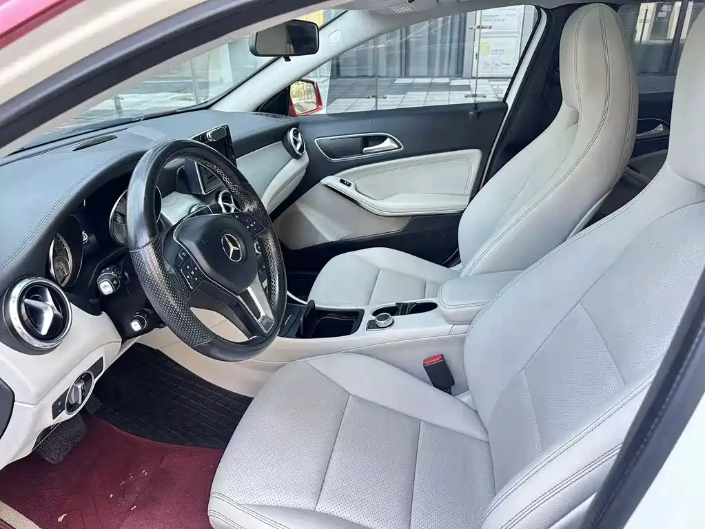 Mercedes-Benz GLA 2015 GLA 200 Fashion Model купить на сайте DeffCars