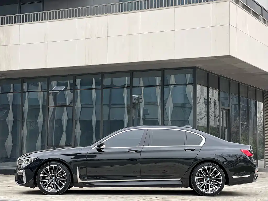 BMW 7 Series 2019 740Li Leading M Sports Package купить на сайте DeffCars