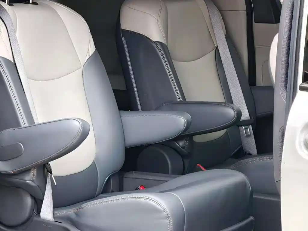 SIENNA 2021 2.5L Hybrid Comfort Edition купить на сайте DeffCars