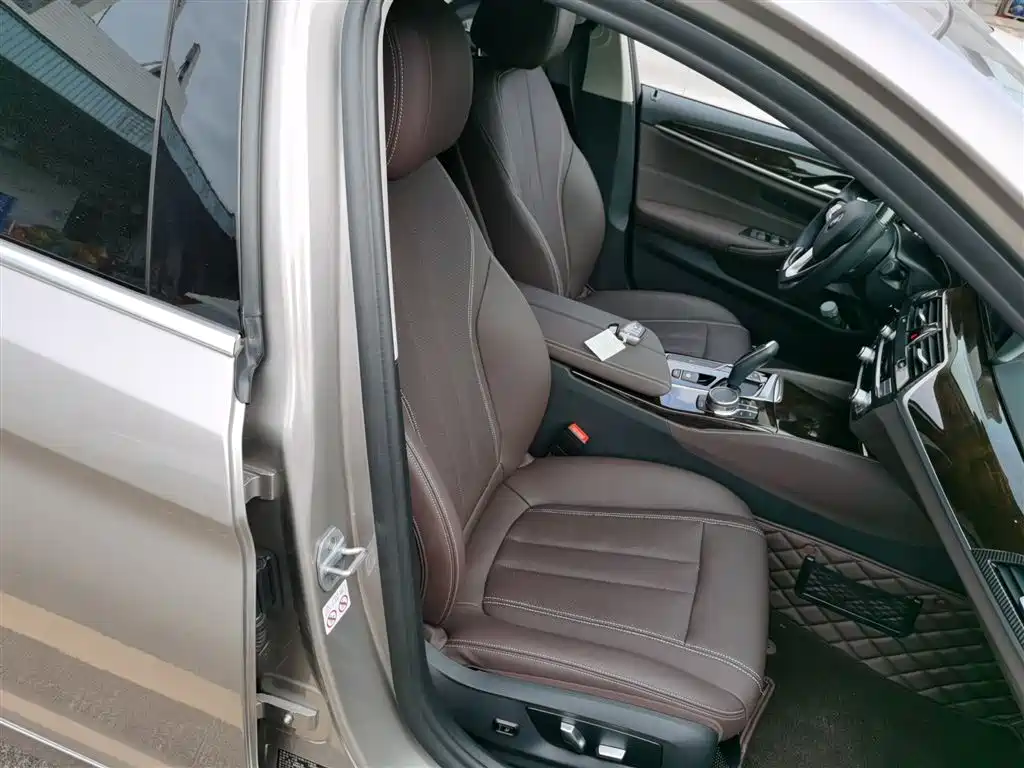 BMW 5 Series 2019 525Li Luxury Package купить на сайте DeffCars