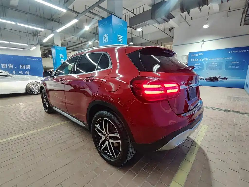 Mercedes-Benz GLA 2017 GLA 200 Fashion Model купить на сайте DeffCars