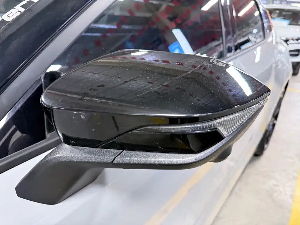 长安UNI-V 2023款 1.5T 智慧领航型 купить на сайте DeffCars
