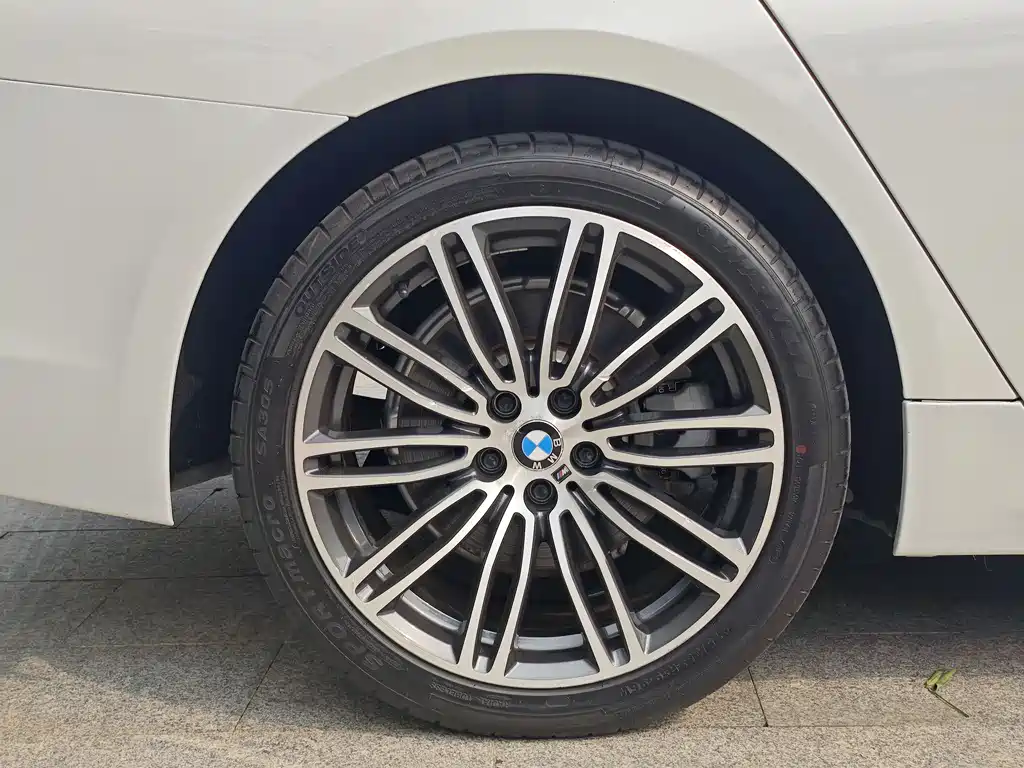 BMW 5 Series 2019 530Li Leading M Sports Package купить на сайте DeffCars