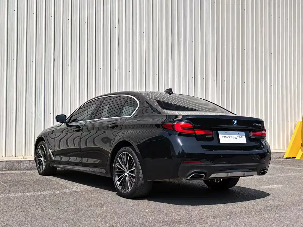 BMW 5 Series 2022 530Li Leading M Sports Package купить на сайте DeffCars