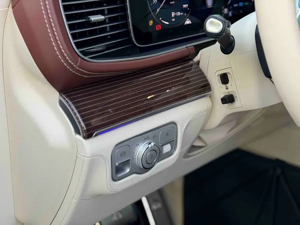 Maybach GLS 2021 GLS 600 4MATIC Lile Edition купить на сайте DeffCars