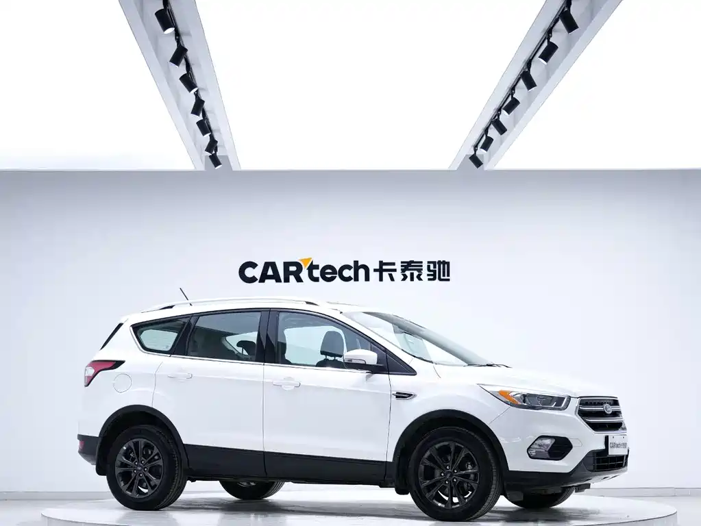 Escape 2019 EcoBoost 180 two-wheel drive platinum airfoil National VI купить на сайте DeffCars