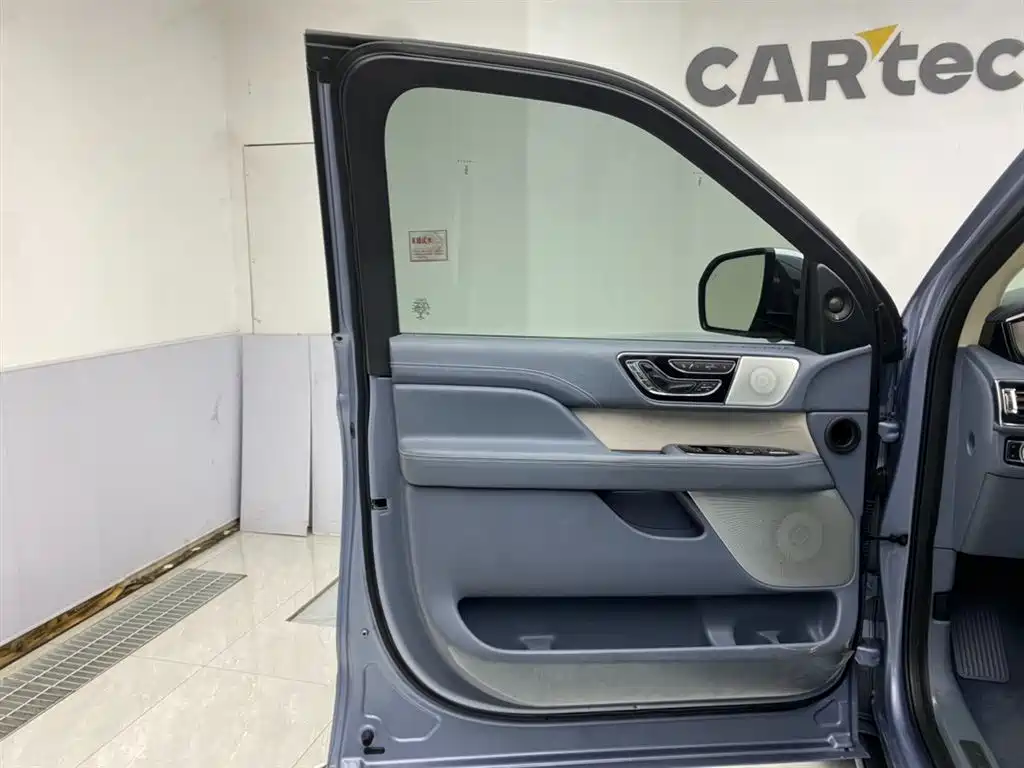 Navigator 2020 3.5T President Series купить на сайте DeffCars