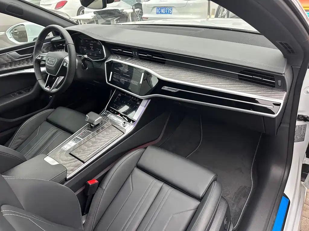 Audi A7 2025 45 TFSI Premium Selection купить на сайте DeffCars