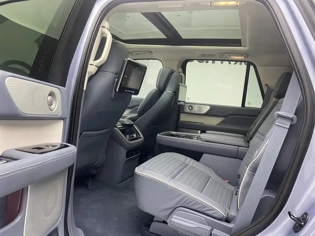 Navigator 2020 3.5T President Series купить на сайте DeffCars