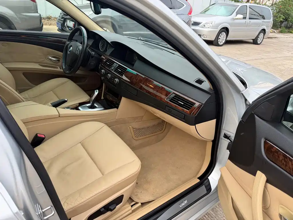 BMW 5 Series 2010 523Li Leading Model купить на сайте DeffCars