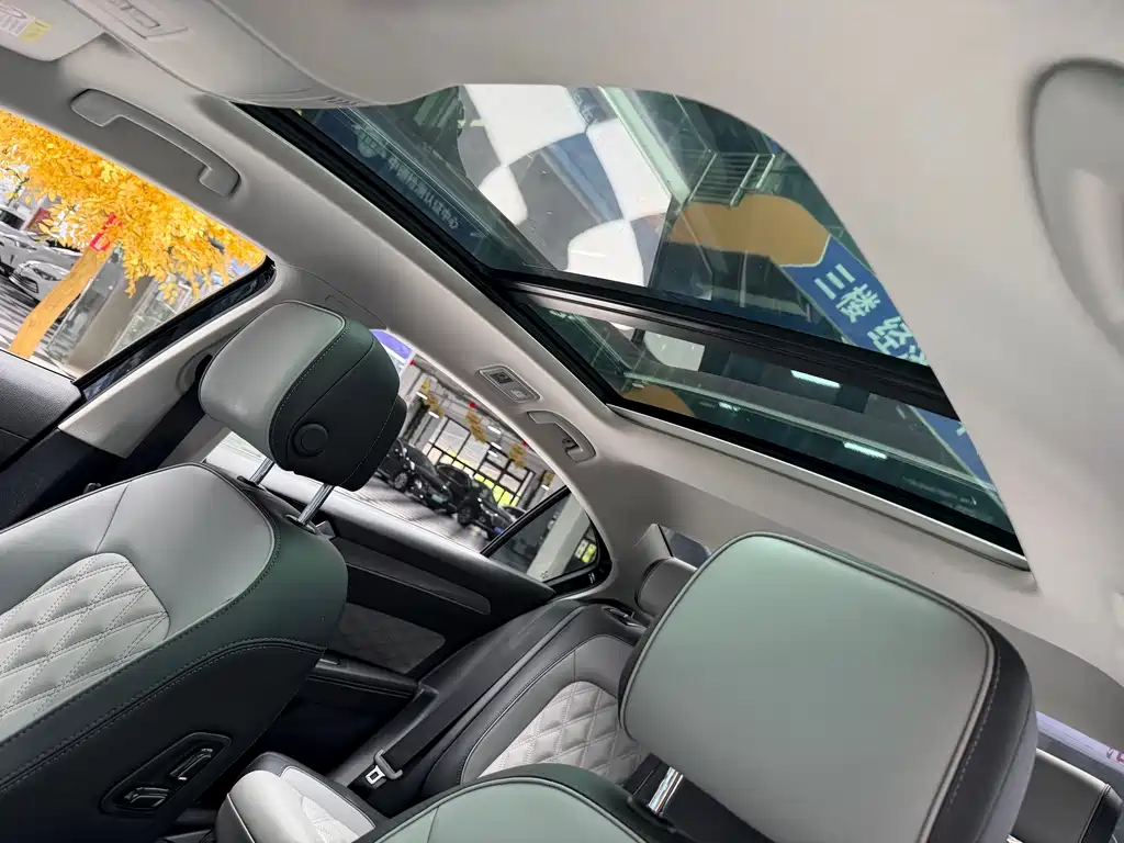 Magotan 2023 2 million commemorative edition 280TSI DSG leading model купить на сайте DeffCars