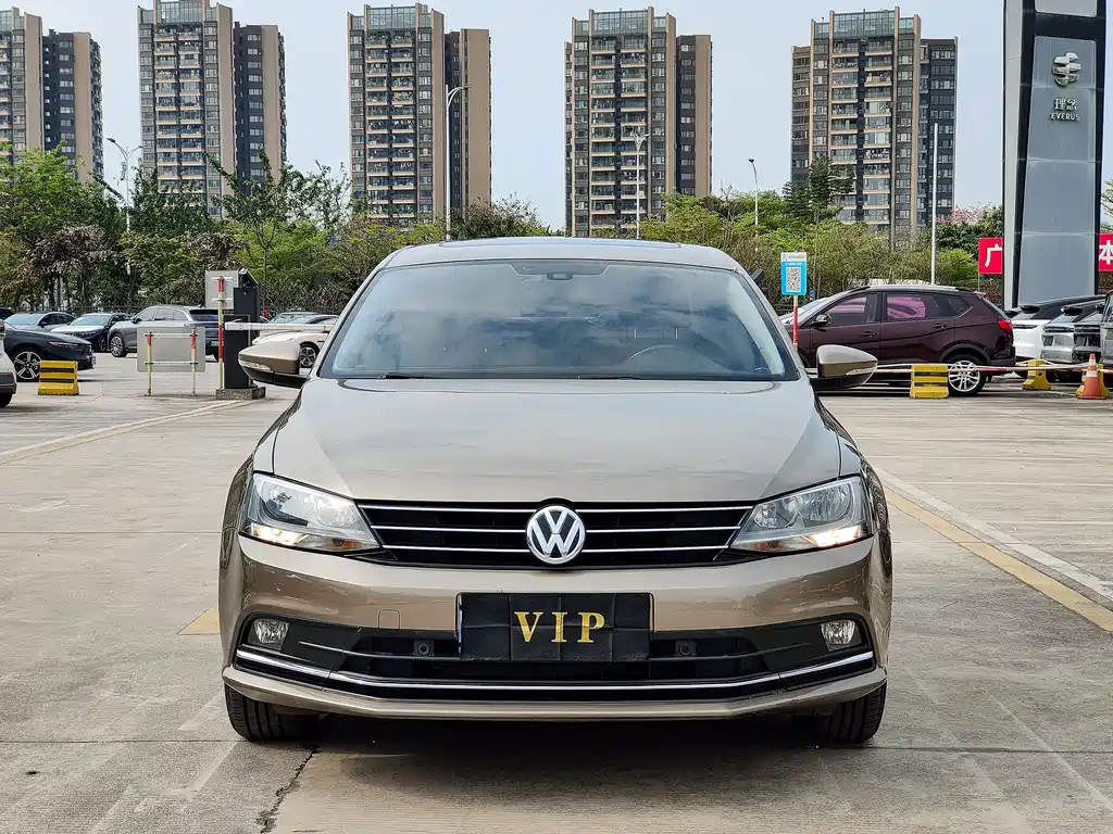 Sagitar 2015 230TSI automatic luxury model купить на сайте DeffCars