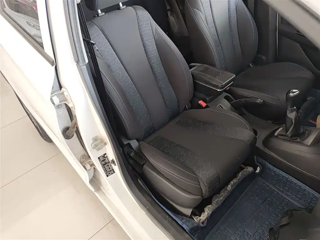 Baojun 310 2016 1.2L manual comfort model купить на сайте DeffCars