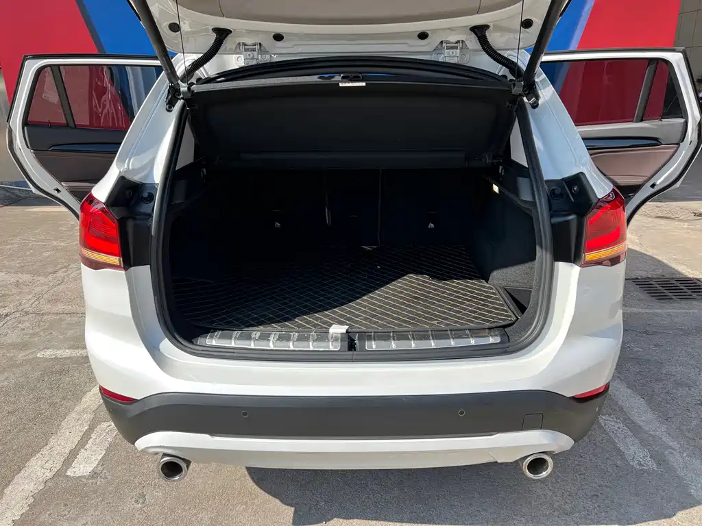 BMW X1 2021 sDrive25Li Leading Model купить на сайте DeffCars