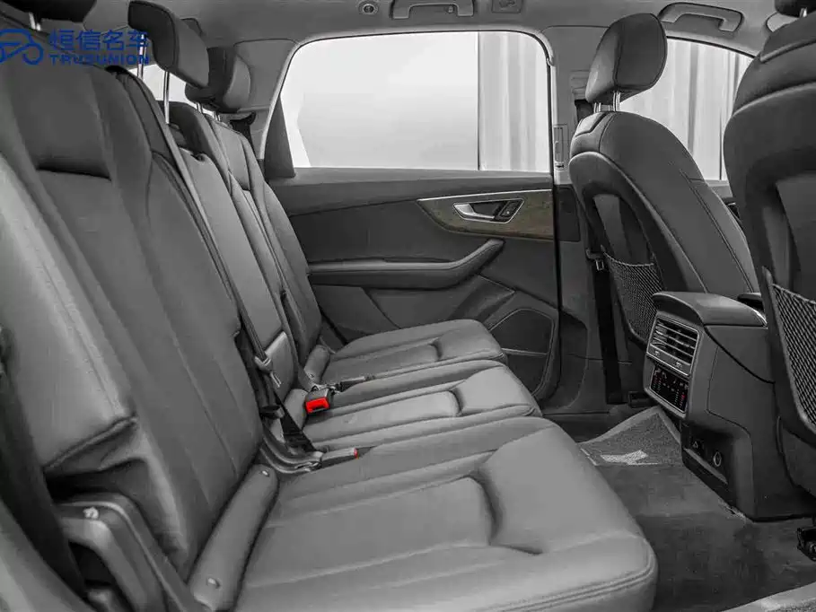 Audi Q7 2023 55 TFSI quattro S line sports купить на сайте DeffCars