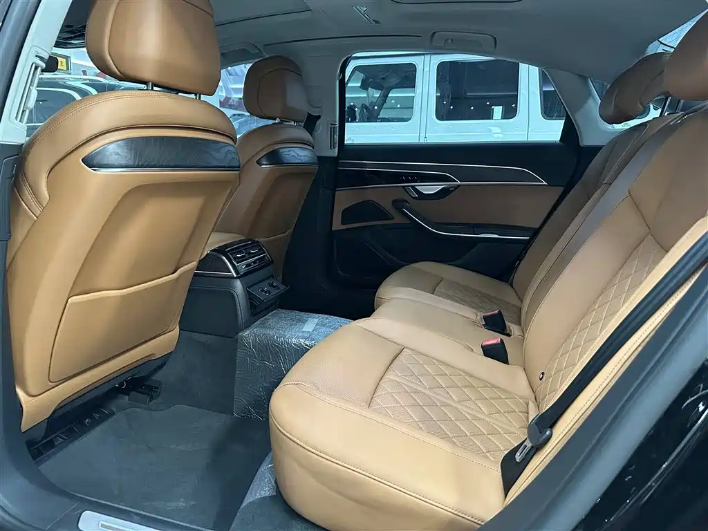 Audi A8 2023 A8L 50 TFSI quattro Premium Selection купить на сайте DeffCars