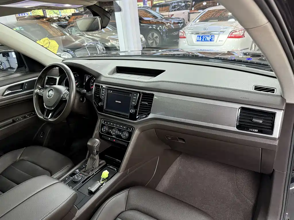 Touron 2017 380TSI four-wheel drive luxury version купить на сайте DeffCars
