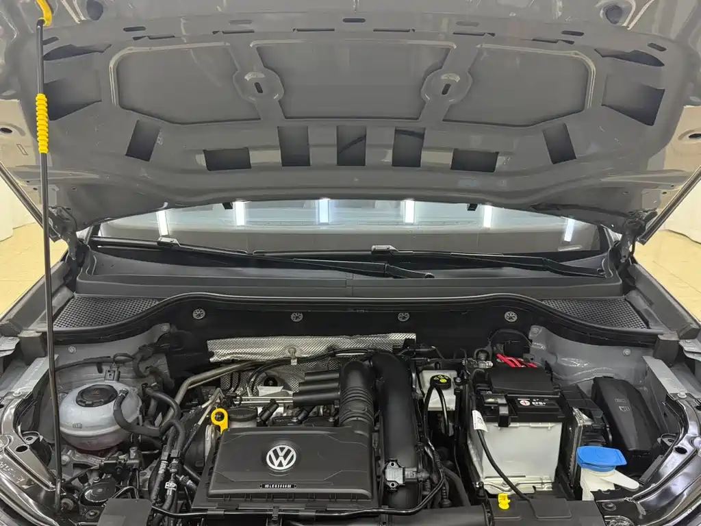 JETTA VS7 2023 280TSI automatic high-gloss version купить на сайте DeffCars