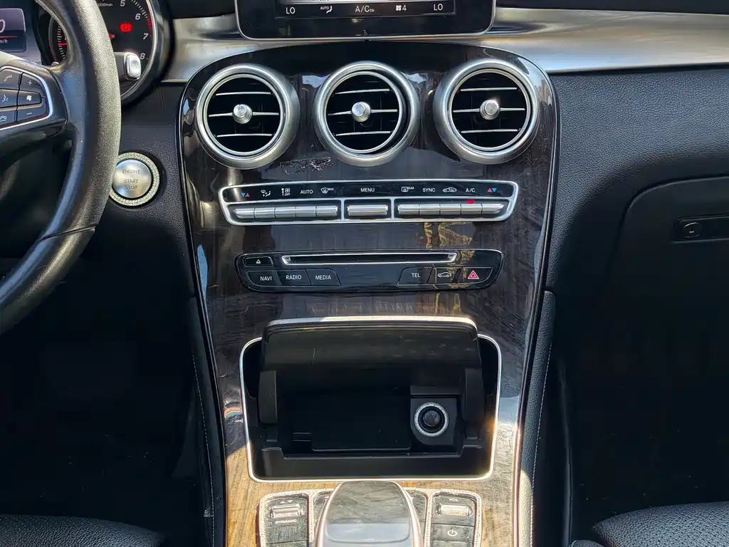 Mercedes-Benz GLC 2017 GLC 260 4MATIC luxury model купить на сайте DeffCars