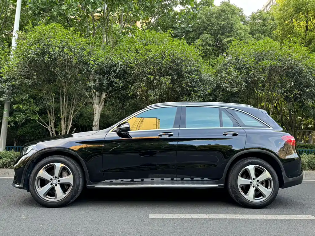 Mercedes-Benz GLC 2018 GLC 260 4MATIC luxury model купить на сайте DeffCars