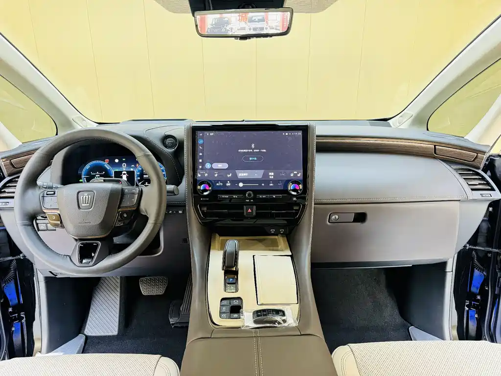 Wilfa 2024 Crown Dual Engine 2.5L Supreme Executive Edition купить на сайте DeffCars