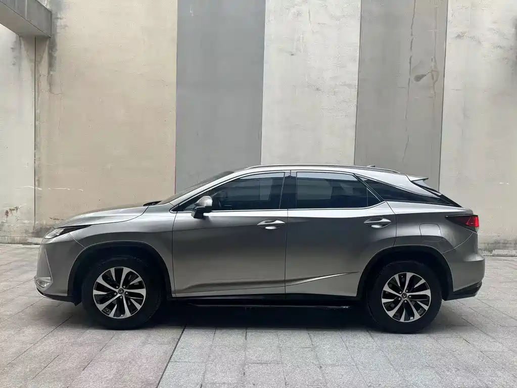 Lexus RX 2020 facelift 300 two-wheel drive comfort version купить на сайте DeffCars