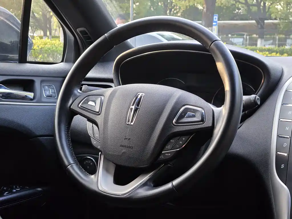 Lincoln MKC 2017 2.0T four-wheel drive premium version купить на сайте DeffCars