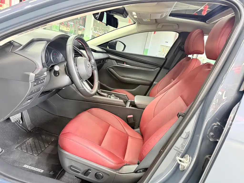 Mazda3 Angkesela 2022 2.0L Automatic Quality Obsidian Edition купить на сайте DeffCars