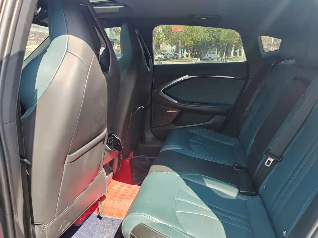 MG7 2023 2.0T Automatic Beauty Hunting Exclusive Edition купить на сайте DeffCars