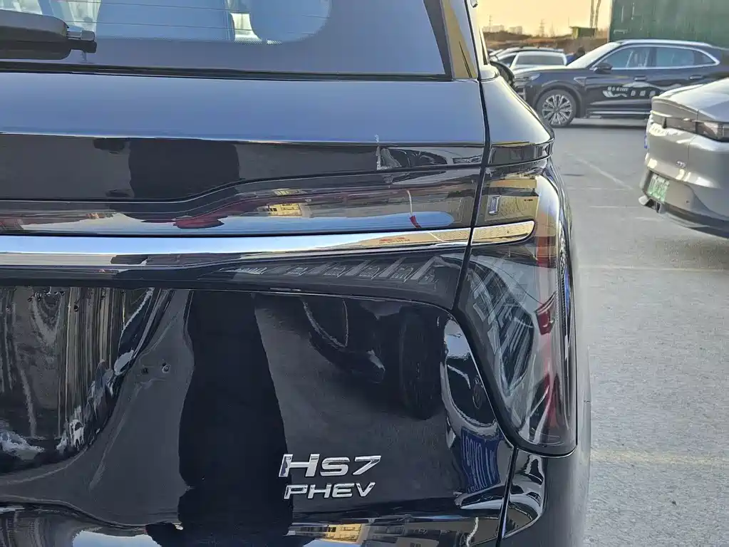 Hongqi HS7 PHEV 2024 2.0T PHEV four-wheel drive Qichang version 6 seats купить на сайте DeffCars