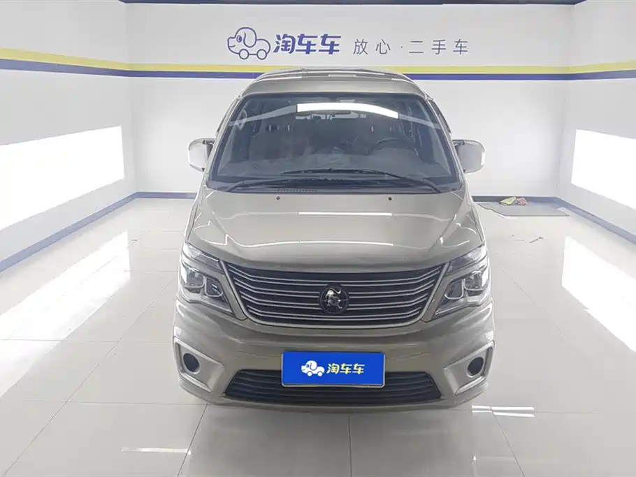 Lingzhi 2022 M5L 1.6L practical 7-seater купить на сайте DeffCars