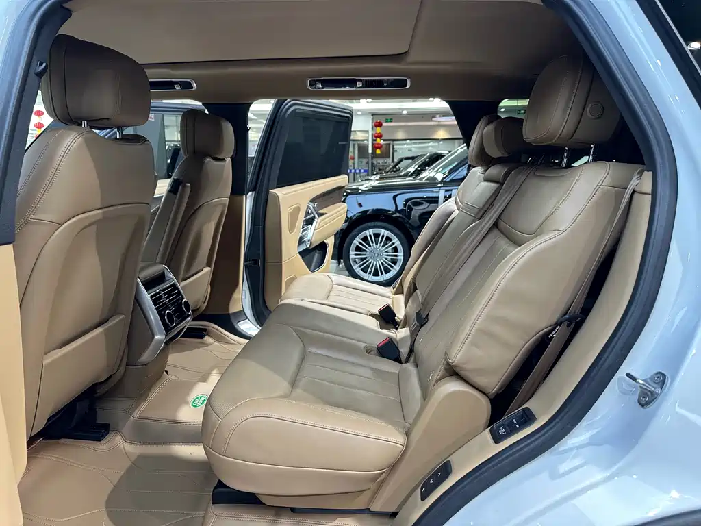 Range Rover 2023 3.0 L6 400PS Seven-seater Extended Edition купить на сайте DeffCars