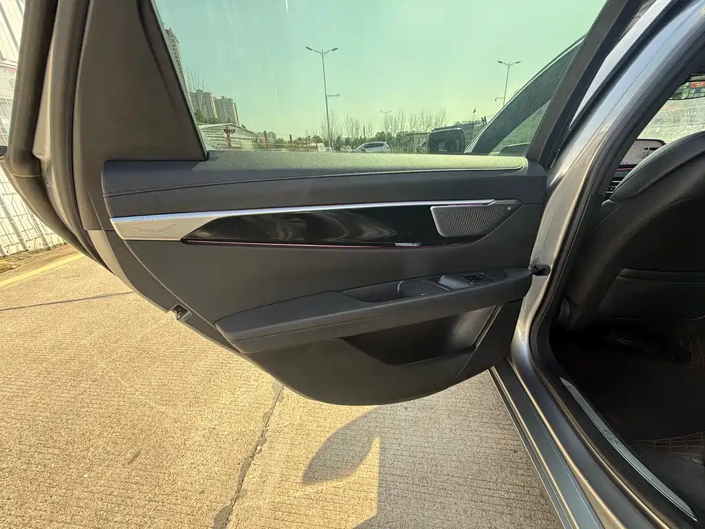 Cadillac CT6 2023 28T luxury model купить на сайте DeffCars