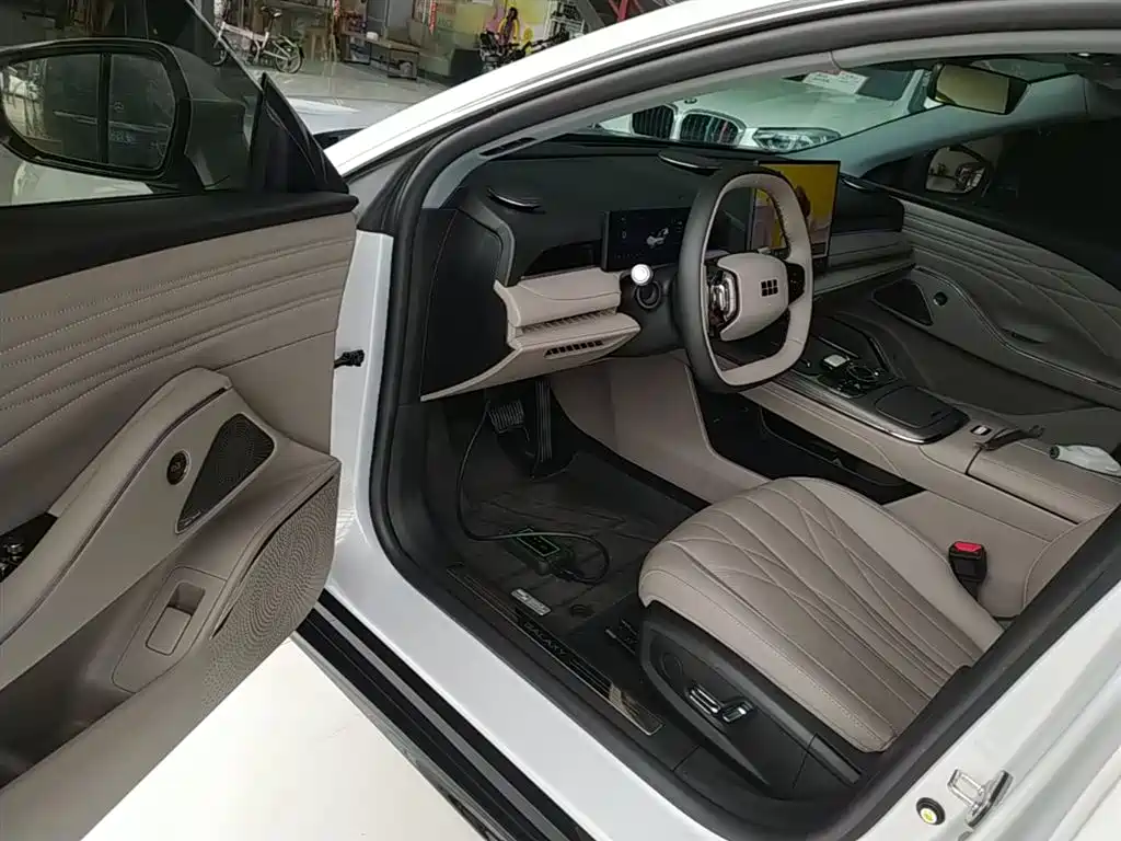 Galaxy Star 8 2025 130km EM-i Exclusive Edition купить на сайте DeffCars