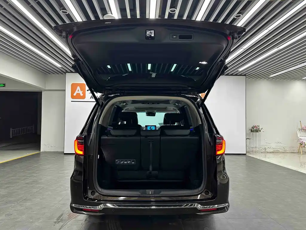 Alison 2024 2.0L e:HEV Deluxe Edition купить на сайте DeffCars
