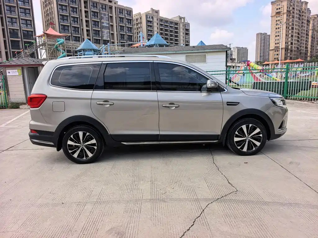 Jingyi X6 2017 Jinxiang Series 1.5T CVT Exclusive Model купить на сайте DeffCars