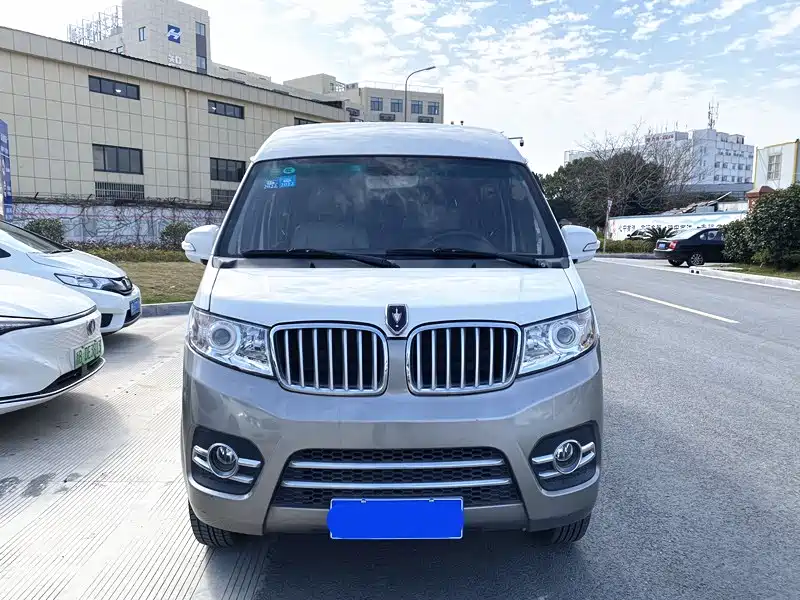 New Hiace X30L 2019 1.5L Fortune Edition National VI SWC15M купить на сайте DeffCars