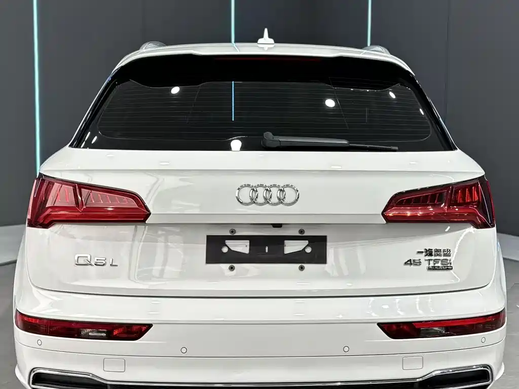 Audi Q5L 2020 45 TFSI exclusive fashion model купить на сайте DeffCars
