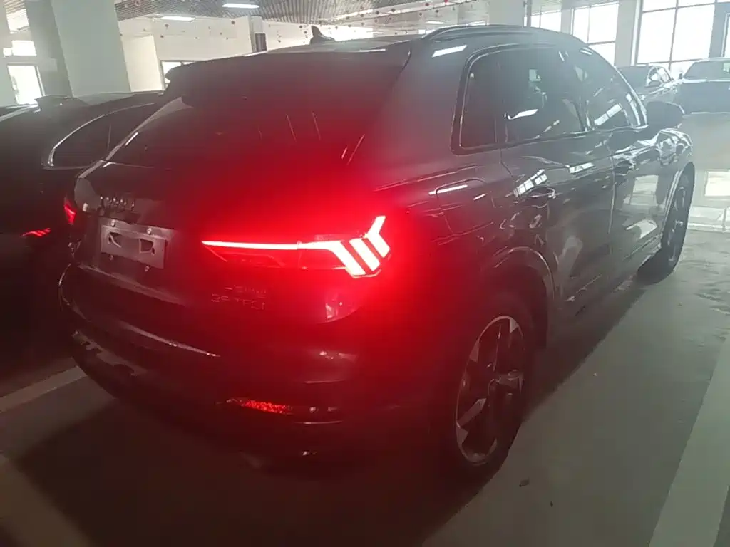 Audi Q3 2021 35 TFSI Fashionable and Dynamic купить на сайте DeffCars
