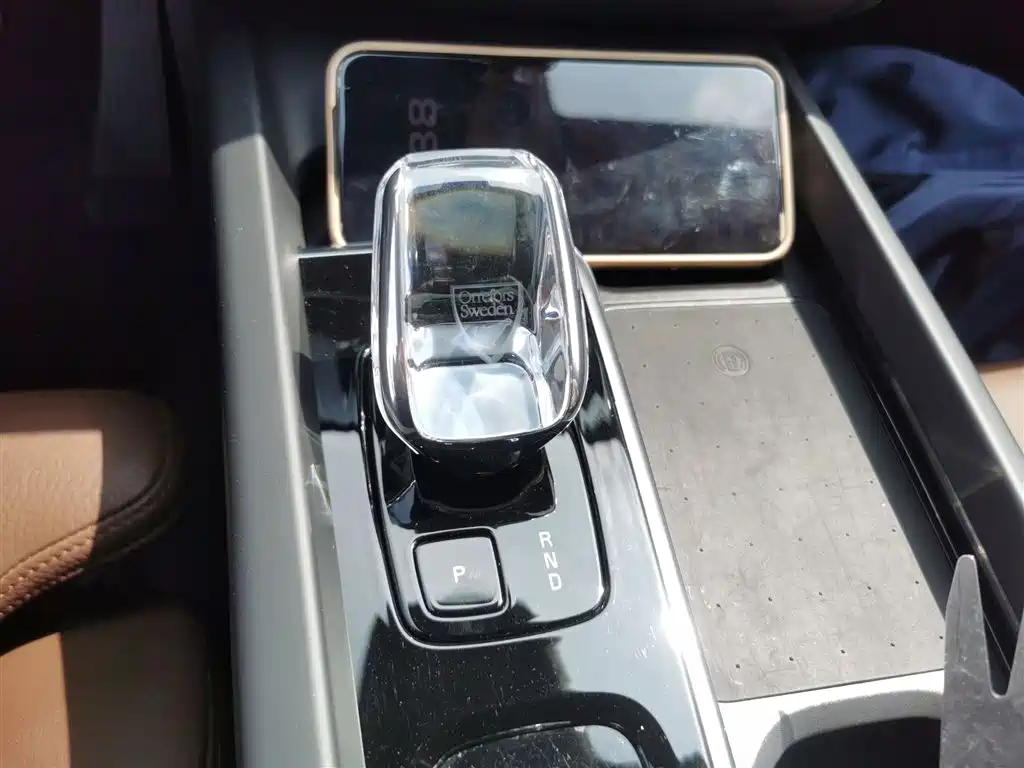 Volvo XC60 2025 B5 four-wheel drive Zhiyuan luxury version купить на сайте DeffCars